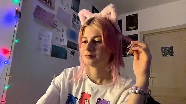 Snapshot of PinkVampire chatting on October 2025 09:26:02 PM PinkVampire online show from October 2025 09:26:02 PM