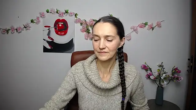 TayaFinch online show from November 2025 01:15:02 PM