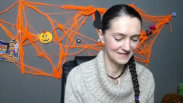 TayaFinch online show from November 2025 01:04:01 PM