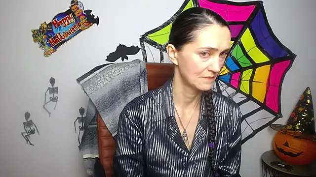 Snapshot of TayaFinch chatting on October 2025 02:46:01 PM TayaFinch online show from October 2025 02:46:01 PM