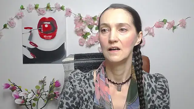 TayaFinch online show from November 2025 01:11:01 PM