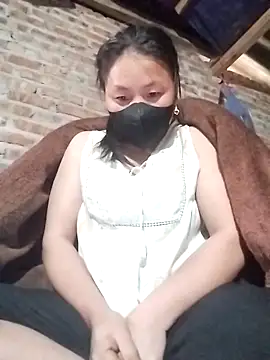 Snapshot of Emmyly_123 chatting on February 2026 01:55:02 AM Emmyly 123 online show from February 2026 01:55:02 AM