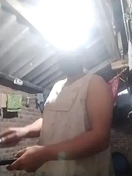 Snapshot of Emmyly_123 chatting on February 2026 12:10:02 AM Emmyly 123 online show from February 2026 12:10:02 AM