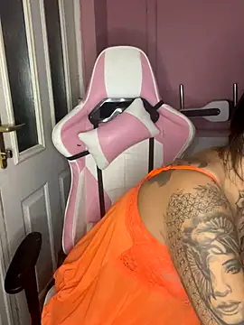 DIRTY PAISLEY X online show from October 2025 07:02:01 PM