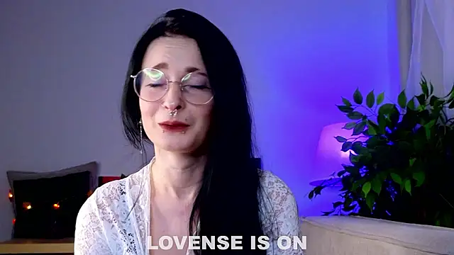 Snapshot of DarcyAspacio chatting on March 2026 11:13:02 AM DarcyAspacio online show from March 2026 11:13:02 AM