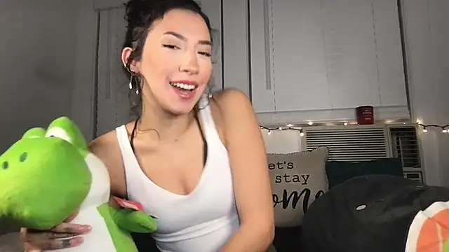 yoursweetestlilly online show from January 2026 03:44:01 AM