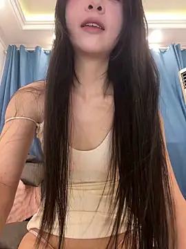 qiqi x online show from November 2025 02:32:01 PM