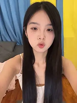 Snapshot of qiqi_x chatting on November 2025 04:55:01 PM qiqi x online show from November 2025 04:55:01 PM