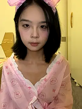 Snapshot of qiqi_x chatting on September 2025 04:12:02 PM qiqi x online show from September 2025 04:12:02 PM