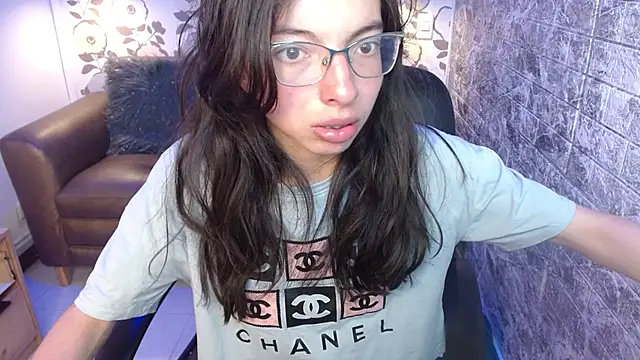 alllyson  online show from September 2025 07:51:02 PM