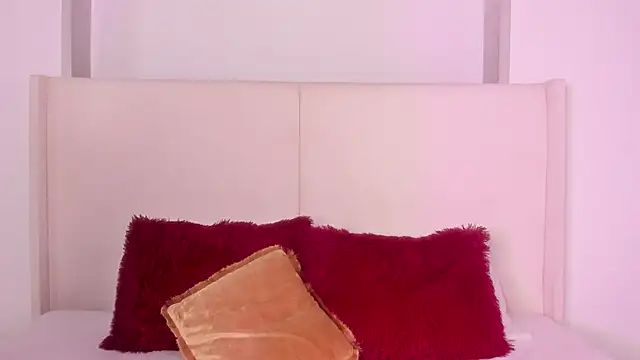 Snapshot of Sofi_glow chatting on May 2026 09:32:01 PM Sofi glow online show from May 2026 09:32:01 PM