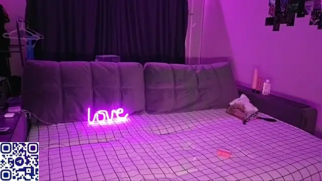 Fafa Fluff online show from October 2025 04:10:02 PM