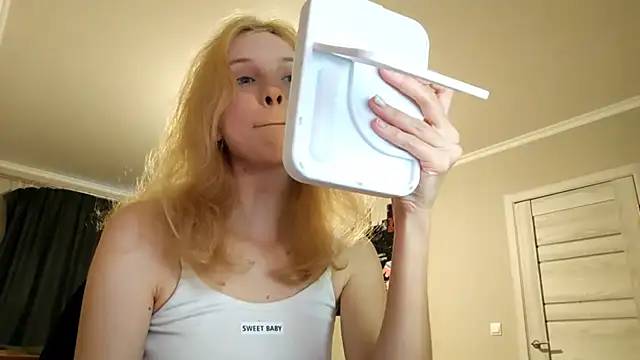 Fafa Fluff online show from October 2025 03:13:02 PM