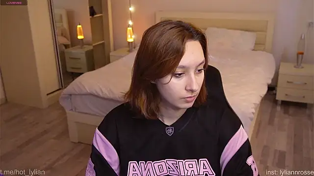 Snapshot of LilyannRosse chatting on November 2025 07:13:01 AM LilyannRosse online show from November 2025 07:13:01 AM