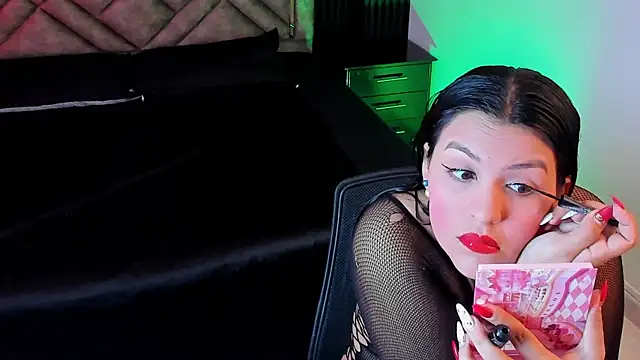 Daniwhatson online show from November 2025 07:50:01 PM