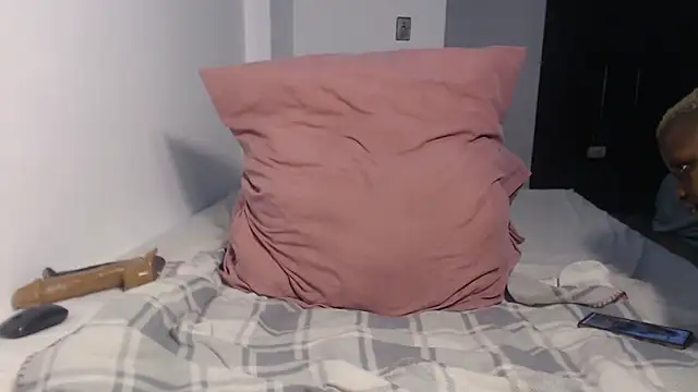 lady-zeei online show from March 2026 06:09:02 PM