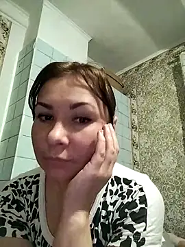 Mia24Blove online show from October 2025 04:30:01 PM