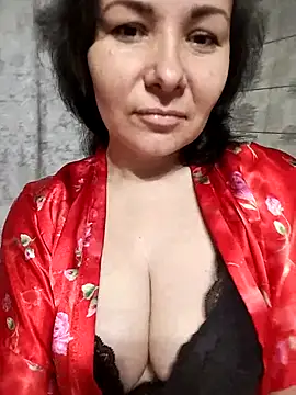 Mia24Blove online show from October 2025 06:27:01 PM