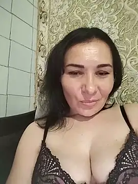 Snapshot of Mia24Blove chatting on June 2026 02:33:01 PM Mia24Blove online show from June 2026 02:33:01 PM