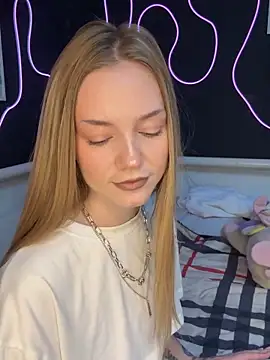 MilaMoone online show from February 2026 11:06:01 AM