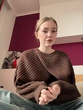 MilaMoone online show from February 2026 11:32:02 AM