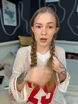 MilaMoone online show from June 2026 12:06:02 PM