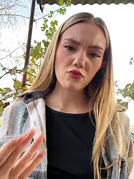 MilaMoone online show from November 2025 09:56:01 AM