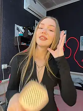 MilaMoone online show from February 2026 10:28:01 AM