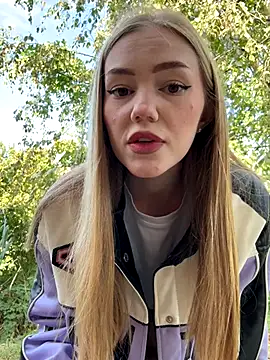 MilaMoone online show from September 2025 10:11:01 AM