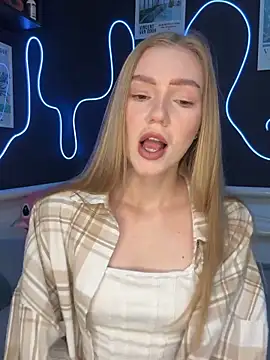 MilaMoone online show from October 2025 10:46:01 AM