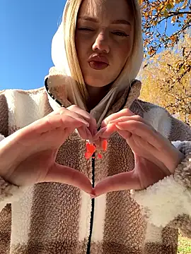 MilaMoone online show from November 2025 09:20:01 AM