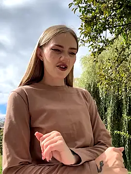 MilaMoone online show from October 2025 10:18:02 AM