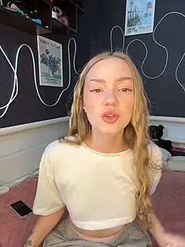 MilaMoone online show from March 2026 11:06:01 AM