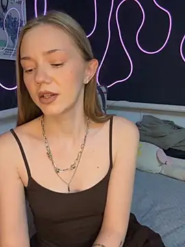 MilaMoone online show from February 2026 11:08:02 AM