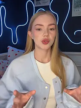 MilaMoone online show from October 2025 12:46:01 PM