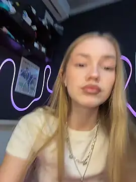 MilaMoone online show from March 2026 12:44:02 PM