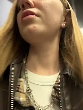 MilaMoone online show from April 2026 09:34:02 AM