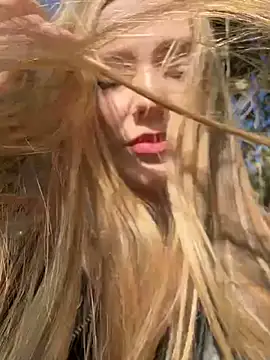 MilaMoone online show from September 2025 10:21:02 AM