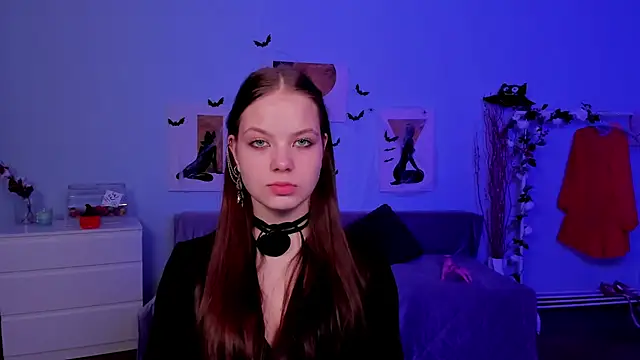 BetsyKiss online show from October 2025 05:10:01 PM