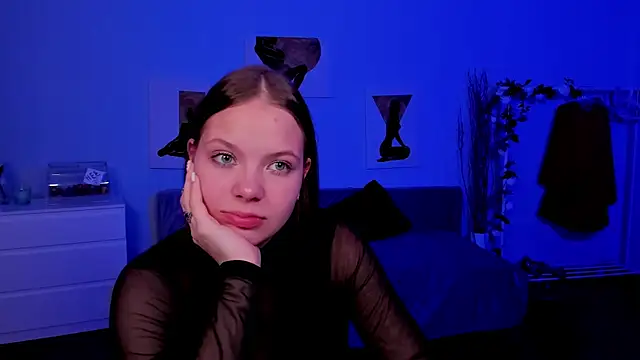 BetsyKiss online show from November 2025 05:35:01 PM