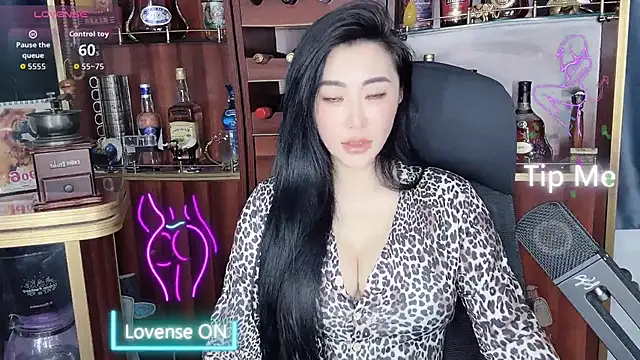 A-Lin-666 online show from September 2025 05:36:01 AM