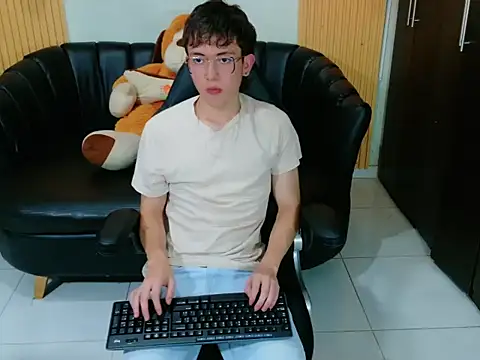 Snapshot of Dominic_Carmine chatting on October 2025 07:44:01 PM Dominic Carmine online show from October 2025 07:44:01 PM
