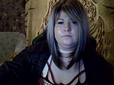 YuliiaSan online show from December 2025 07:46:01 PM