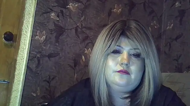 YuliiaSan online show from April 2026 07:43:01 PM