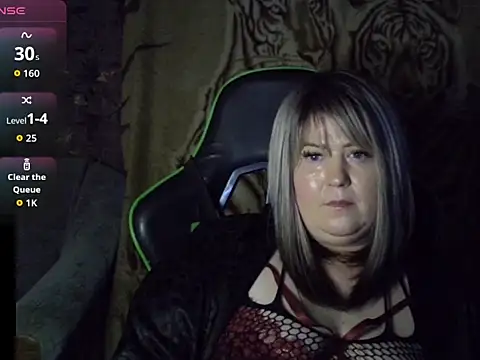 YuliiaSan online show from November 2025 04:23:02 PM