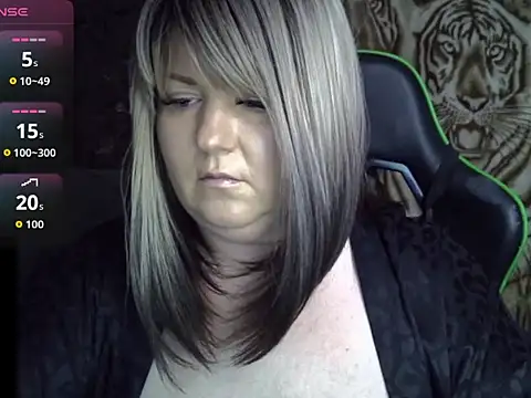 YuliiaSan online show from November 2025 09:14:02 AM