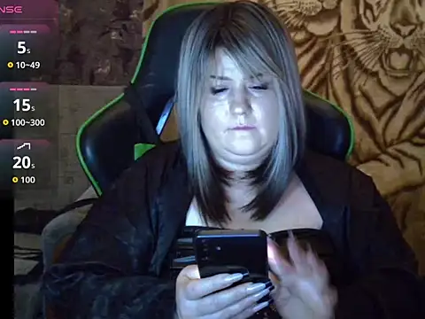 YuliiaSan online show from November 2025 07:25:01 PM