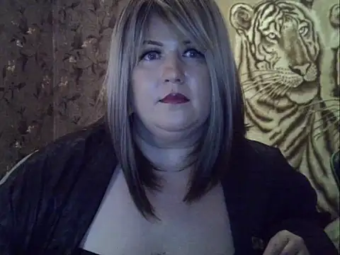 YuliiaSan online show from December 2025 05:56:02 AM