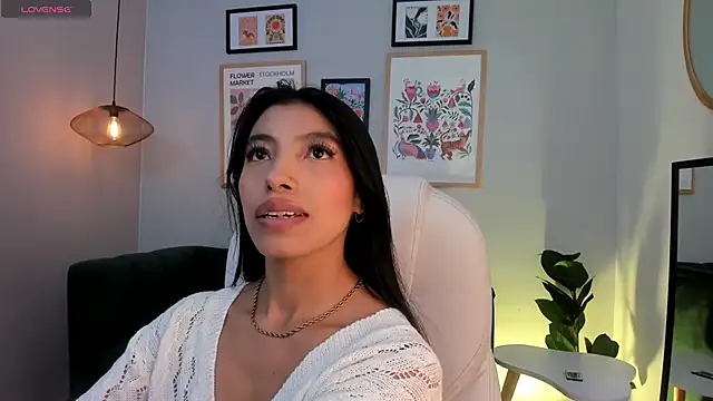 Tiffany Low online show from April 2026 03:24:02 PM