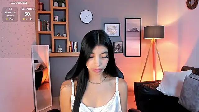 Tiffany Low online show from April 2026 02:46:02 PM